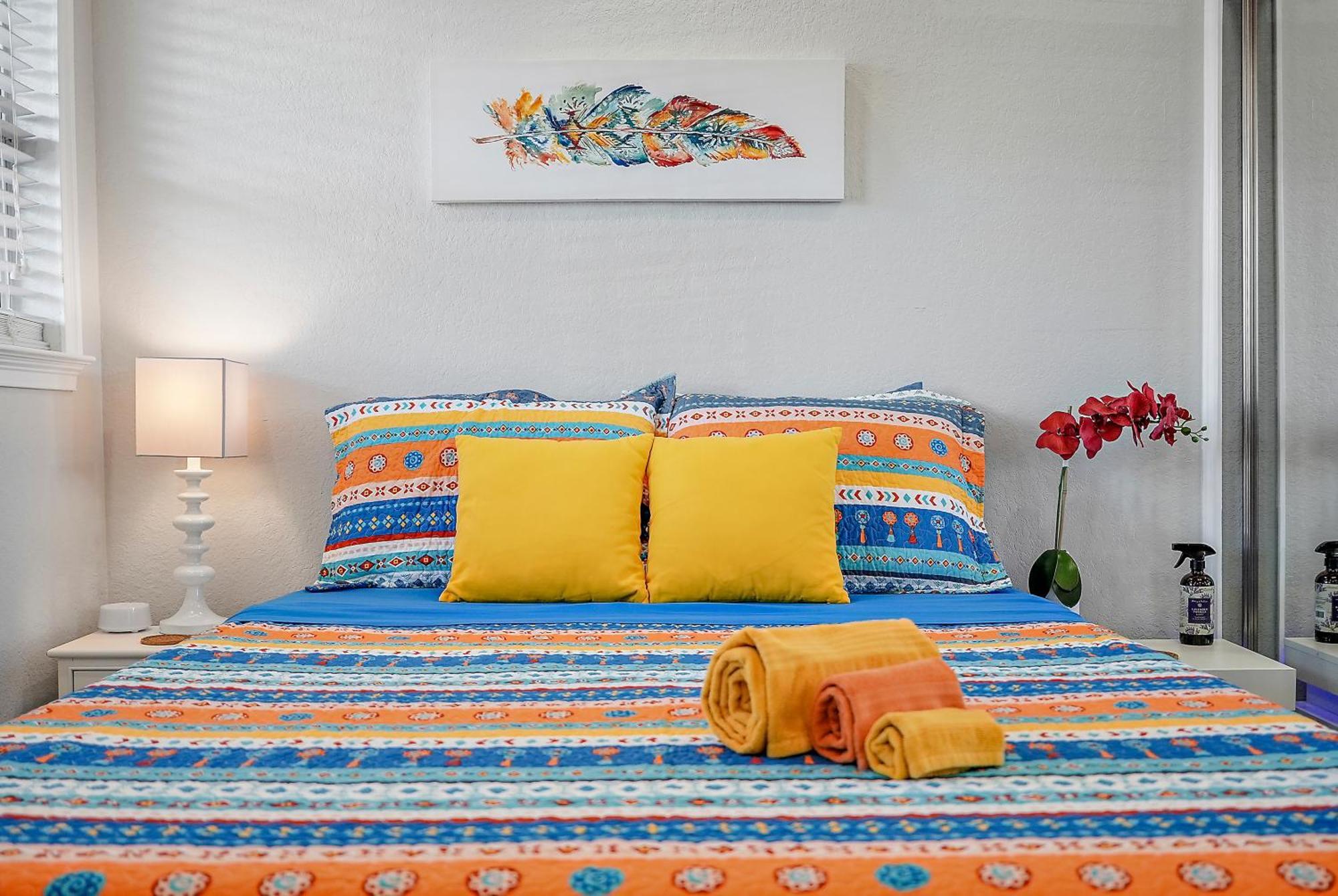 Itz A Vibe - 1 Bedroom Studio In The Heart Of Dtsp เซนต์ปีเตอร์สเบิร์ก ภายนอก รูปภาพ