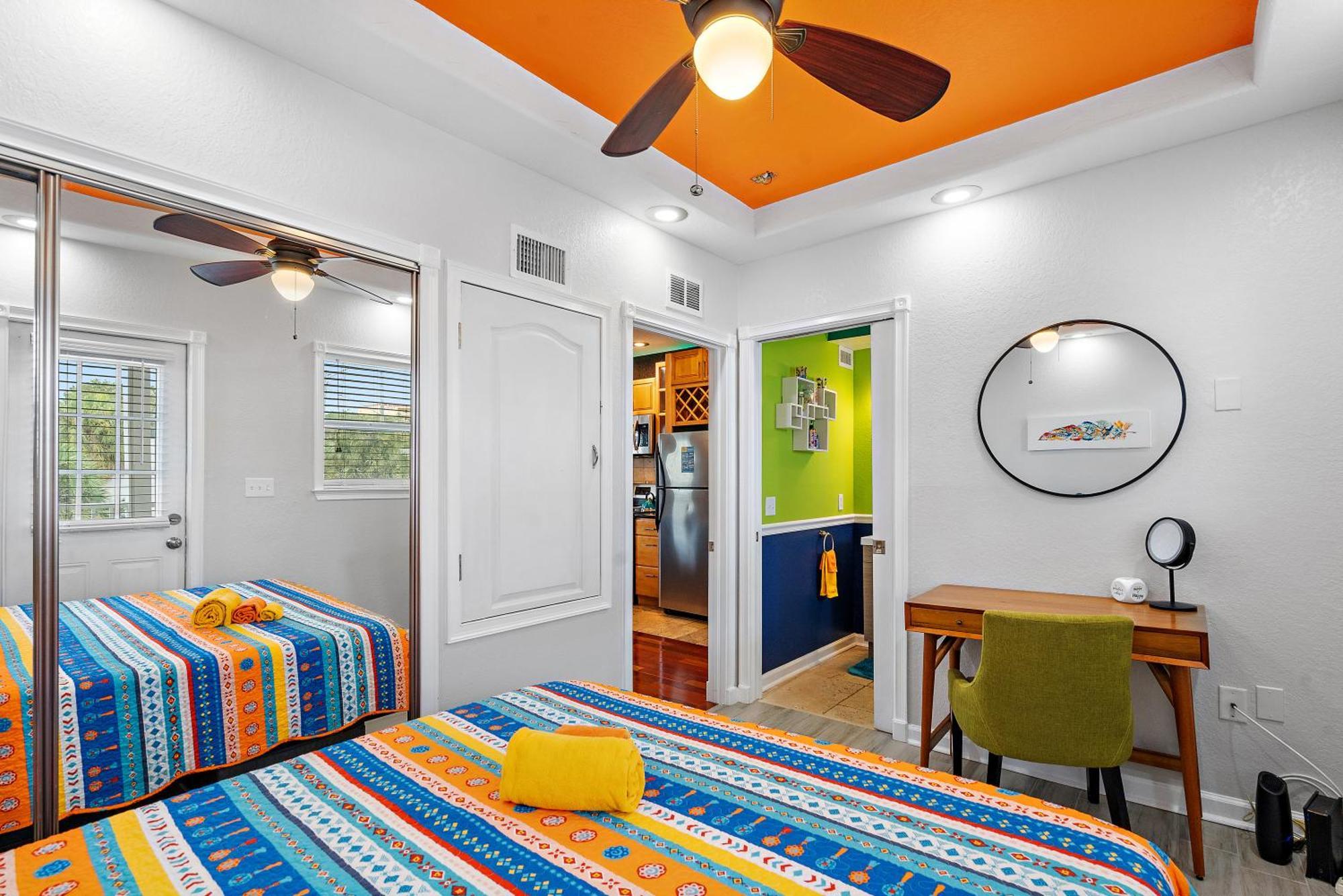 Itz A Vibe - 1 Bedroom Studio In The Heart Of Dtsp เซนต์ปีเตอร์สเบิร์ก ภายนอก รูปภาพ